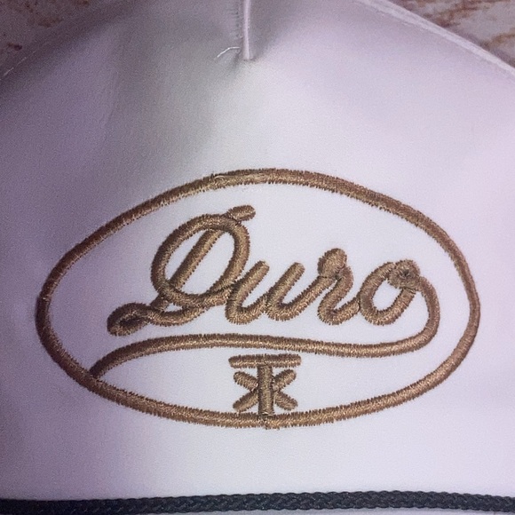 Men EUC Duro Golf Course Imperial White & Gold Hat - Picture 2 of 7